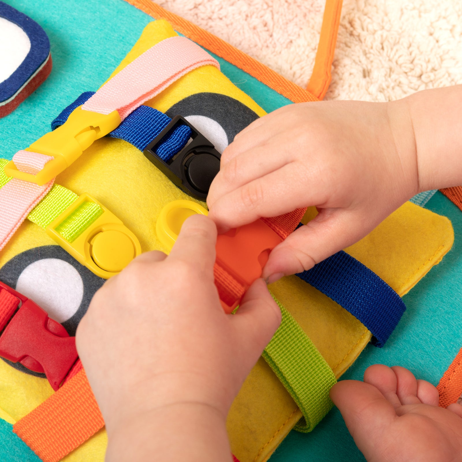 Montessori Busy Board for Toddlers, Sensory Toys Gifts for Boys & Girls, Preschool Toddler Activities for Fine Motor Skills, Educational Travel Toy Learning Basic Dress Skills