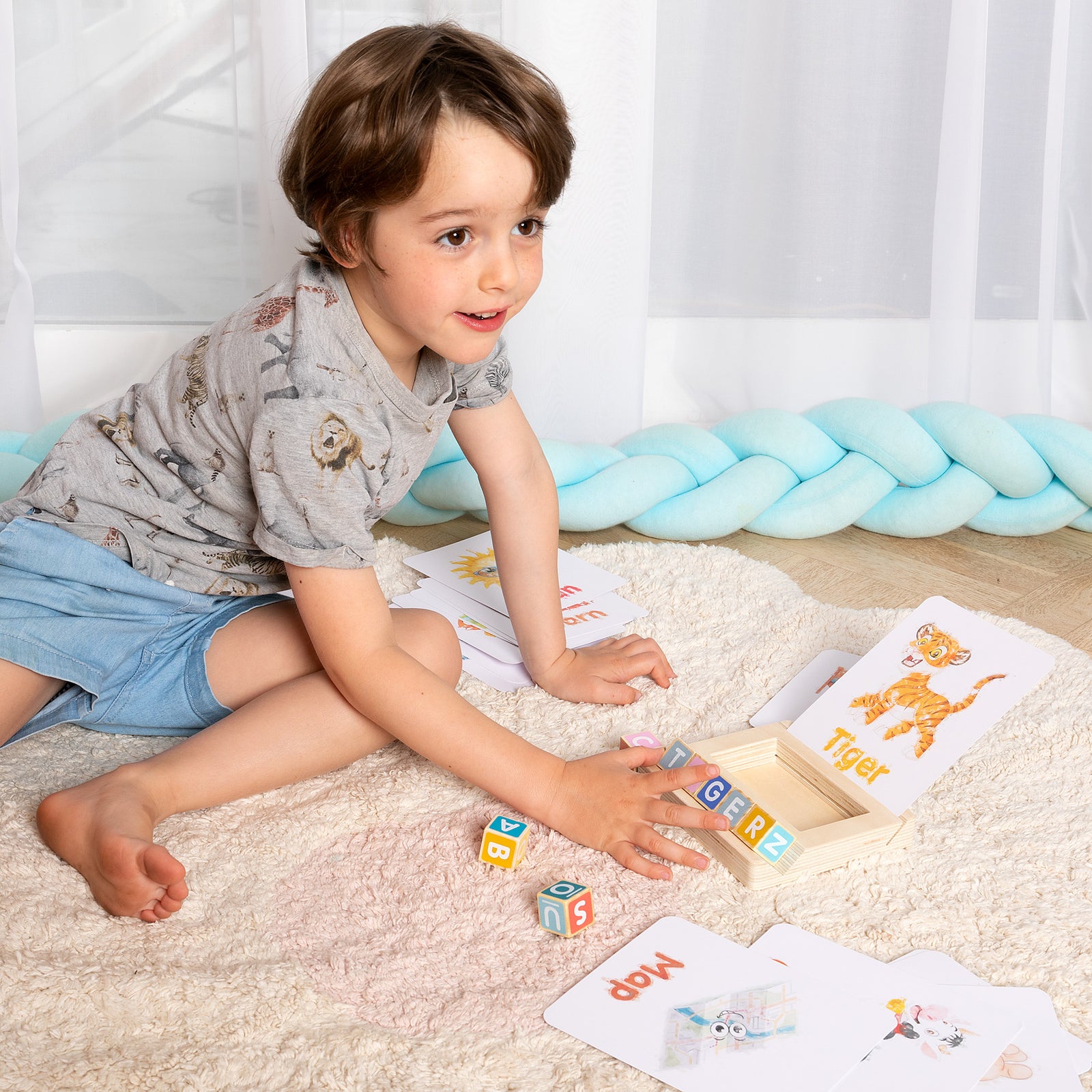 Spelling Game for Kids, Montessori Educational Toy for 3+ Year Old Pre-K Toddler Includes 8 Wooden Blocks and Illustrated Cards, Alphabet Learning Toy Boosts Brain Development, Hand-Eye Coordination