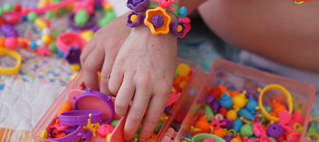 The Benefits of Encouraging a Love of Arts and Crafts in Kids through Toy Jewellery Making Kits